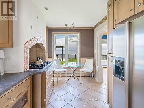 13 Lakewood Crescent, Port Colborne, ON - Indoor Photo Showing Kitchen