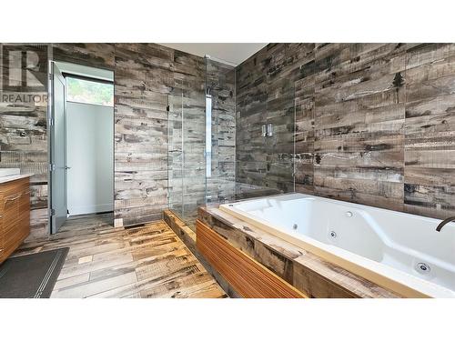 1851 Diamond View Drive, West Kelowna, BC - Indoor Photo Showing Bathroom