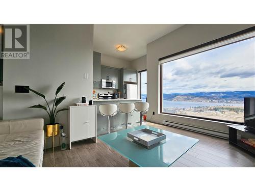 1851 Diamond View Drive, West Kelowna, BC - Indoor Photo Showing Living Room