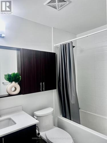 608 - 591 Sheppard Avenue E, Toronto, ON - Indoor Photo Showing Bathroom