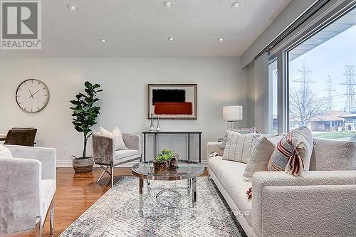 42 Wilmont Drive, Toronto, ON - Indoor Photo Showing Living Room