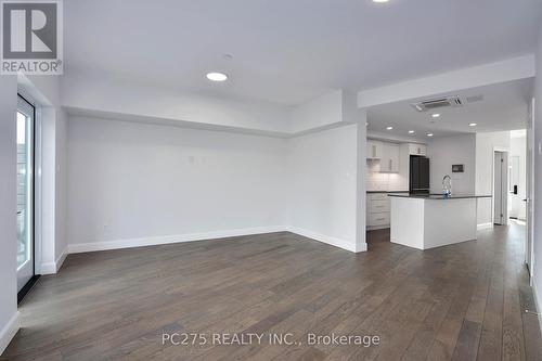 113A - 2062 Lumen Drive, London, ON - Indoor Photo Showing Kitchen