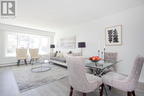 530 Dean Avenue, Oshawa, ON - Indoor Photo Showing Living Room