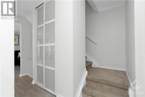 114 Mcclintock Way, Ottawa, ON - Indoor