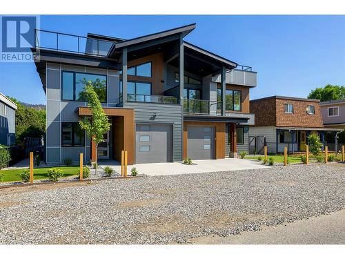 972 Wilson Avenue, Kelowna, BC - Outdoor With Facade