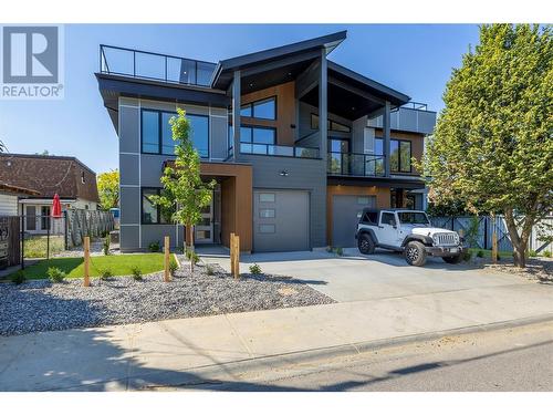 972 Wilson Avenue, Kelowna, BC - Outdoor With Facade