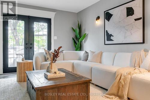 703 Mortimer Avenue, Toronto, ON - Indoor Photo Showing Living Room