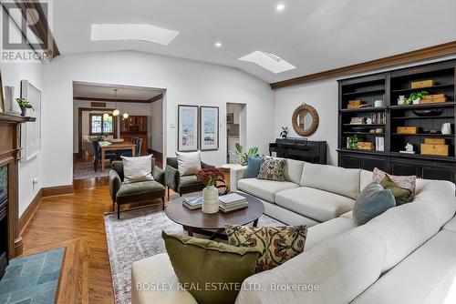 7 Glencairn Avenue, Toronto, ON - Indoor Photo Showing Living Room