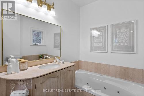 7 Glencairn Avenue, Toronto, ON - Indoor Photo Showing Bathroom