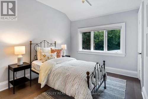 7 Glencairn Avenue, Toronto, ON - Indoor Photo Showing Bedroom