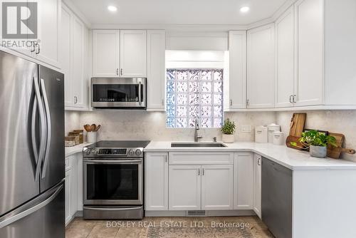 7 Glencairn Avenue, Toronto, ON - Indoor Photo Showing Kitchen With Upgraded Kitchen