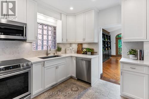 7 Glencairn Avenue, Toronto, ON - Indoor Photo Showing Kitchen