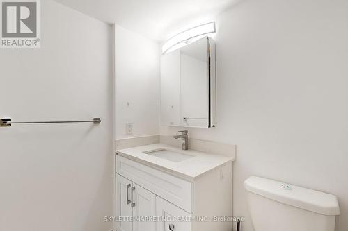 Ph15 - 370 Highway 7 E, Richmond Hill, ON - Indoor Photo Showing Bathroom