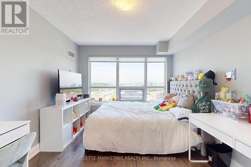 Ph15 - 370 Highway 7 E, Richmond Hill, ON - Indoor Photo Showing Bedroom