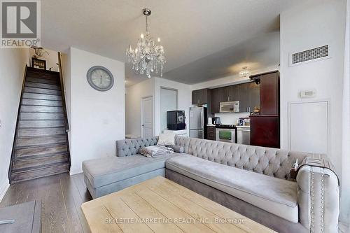 Ph15 - 370 Highway 7 E, Richmond Hill, ON - Indoor Photo Showing Living Room