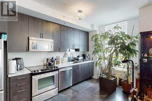 Ph15 - 370 Highway 7 E, Richmond Hill, ON - Indoor Photo Showing Kitchen