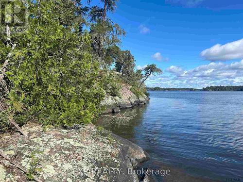 Island Sesekinika Lake, Timiskaming Remote Area, ON 