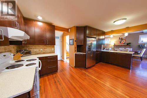 413 Nelson  Avenue, Nelson, BC - Indoor Photo Showing Kitchen