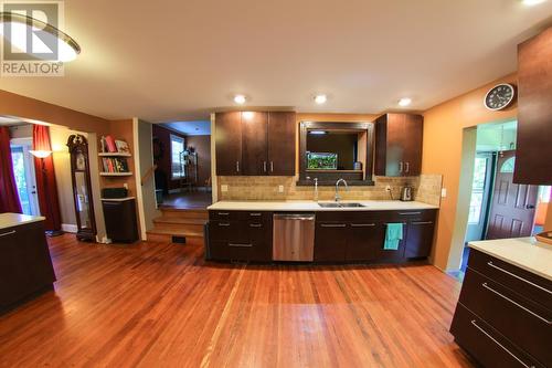 413 Nelson  Avenue, Nelson, BC - Indoor Photo Showing Bathroom