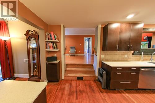 413 Nelson  Avenue, Nelson, BC - Indoor Photo Showing Kitchen