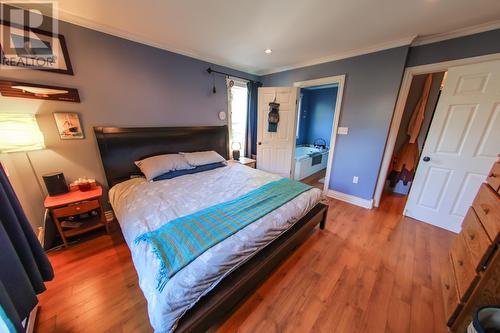 413 Nelson  Avenue, Nelson, BC - Indoor Photo Showing Bedroom