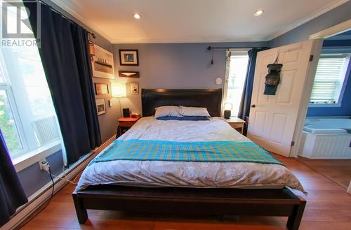 413 Nelson  Avenue, Nelson, BC - Indoor Photo Showing Bedroom