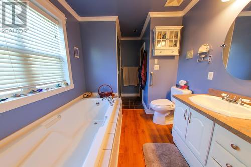 413 Nelson  Avenue, Nelson, BC - Indoor Photo Showing Bathroom