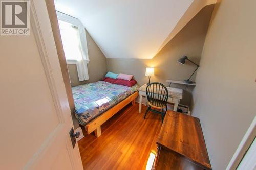 413 Nelson  Avenue, Nelson, BC - Indoor Photo Showing Bedroom