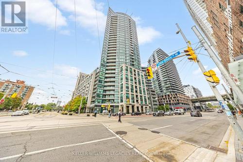 2711 - 600 Fleet Street, Toronto, ON - Outdoor With Facade