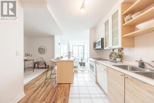 2711 - 600 Fleet Street, Toronto, ON - Indoor Photo Showing Kitchen With Double Sink