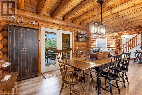 Dining area inside or out, you choose - 15 Goble Place, Saugeen Shores, ON - Indoor Photo Showing Dining Room