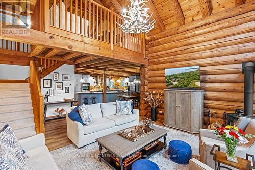 15 Goble Place, Saugeen Shores, ON - Indoor Photo Showing Living Room