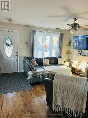 525 Lamminen Avenue, Timmins, ON - Indoor Photo Showing Living Room