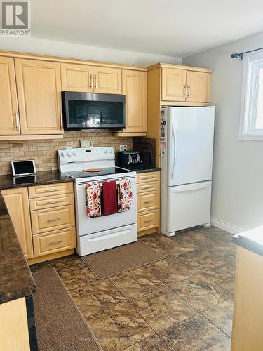 525 Lamminen Avenue, Timmins, ON - Indoor Photo Showing Kitchen