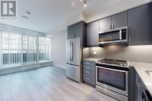 207 - 7895 Jane Street, Vaughan, ON - Indoor Photo Showing Kitchen