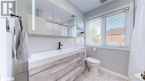 2187 Austin Court, Burlington, ON - Indoor Photo Showing Bathroom