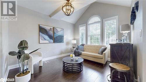 2187 Austin Court, Burlington, ON - Indoor Photo Showing Living Room