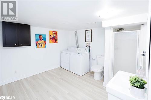 1681 Dale Street, London, ON - Indoor Photo Showing Laundry Room