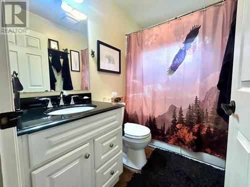 3240 Barriere South Road, Barriere, BC - Indoor Photo Showing Bathroom