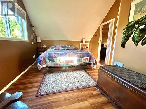 3240 Barriere South Road, Barriere, BC - Indoor Photo Showing Bedroom