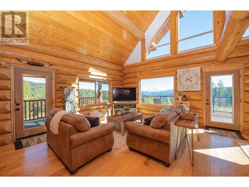 525 Bluenose Road, Vernon, BC - Indoor Photo Showing Living Room With Fireplace