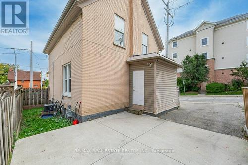 101 Charles Street E, Kitchener, ON - Outdoor With Exterior