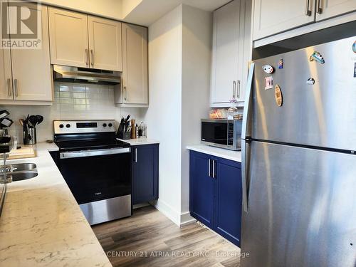 3 - 1 Bond Crescent, Richmond Hill, ON - Indoor Photo Showing Kitchen With Stainless Steel Kitchen With Double Sink