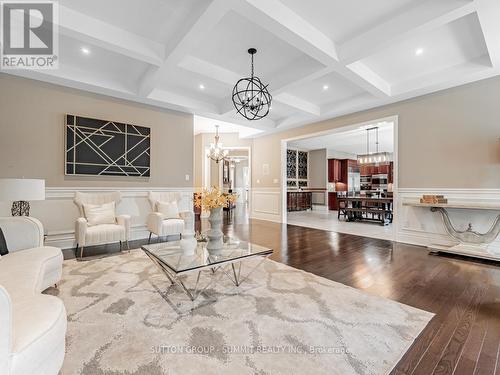 54 Viewmount Crescent, Brampton, ON - Indoor Photo Showing Living Room