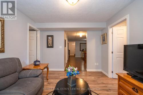 405 Minnie Street, North Huron, ON - Indoor Photo Showing Living Room