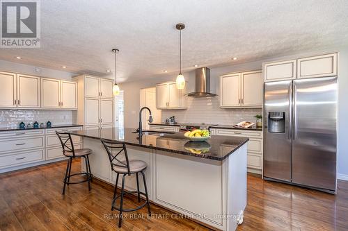 405 Minnie Street, North Huron, ON - Indoor Photo Showing Kitchen With Stainless Steel Kitchen With Upgraded Kitchen