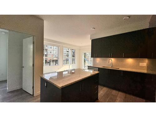 214 5504 Brydon Crescent, Langley, BC - Indoor Photo Showing Kitchen