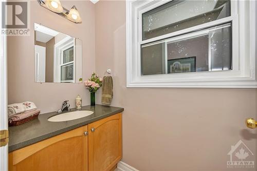 506 David Manchester Road, Carp, ON - Indoor Photo Showing Bathroom