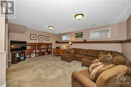 506 David Manchester Road, Carp, ON - Indoor Photo Showing Living Room