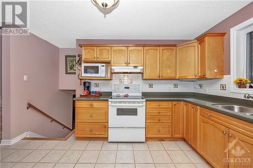 506 David Manchester Road, Carp, ON - Indoor Photo Showing Kitchen